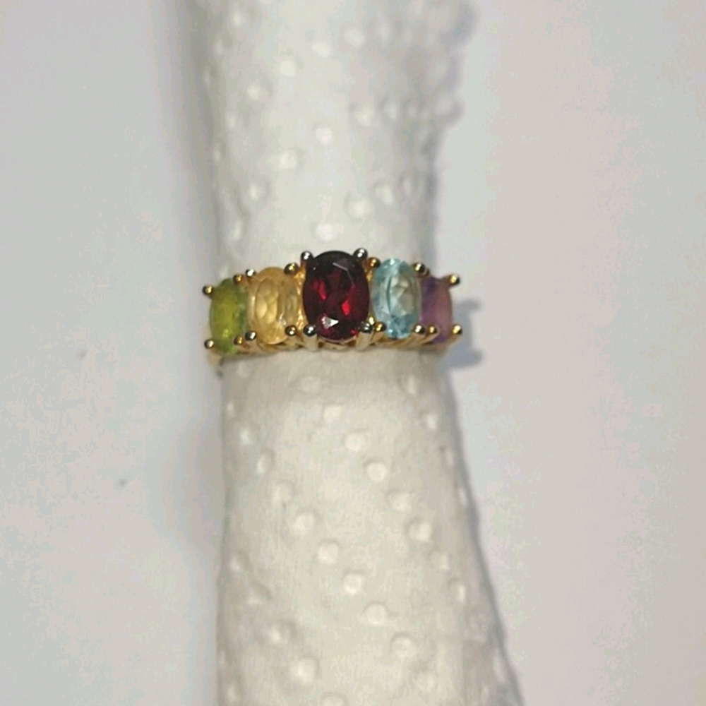 Multi-gemstone Ring